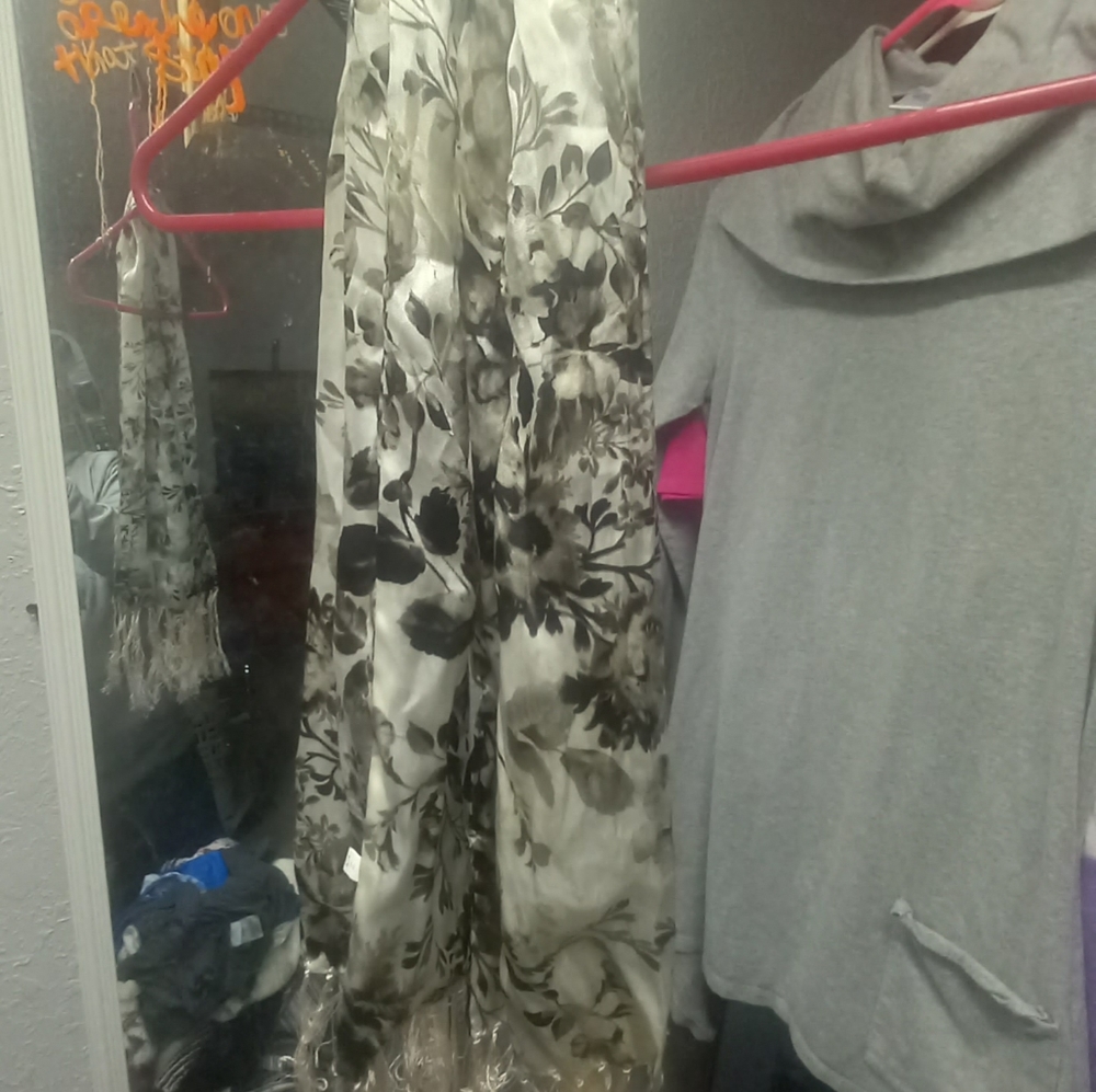 Women's scarf